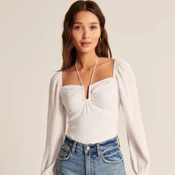 NEW WITH TAGS A+F Trendy White Blouse - Perfect for Summer! - Picture 1 of 5